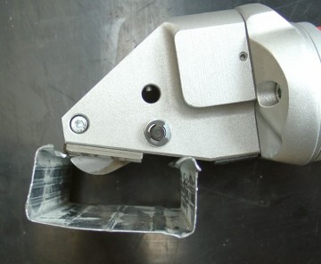 knippen van b.v. metal stud 4250959672391