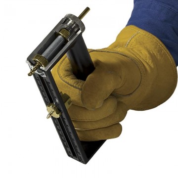 MALCO kleine gatenfrees HC1 sheet metal hole cutter action